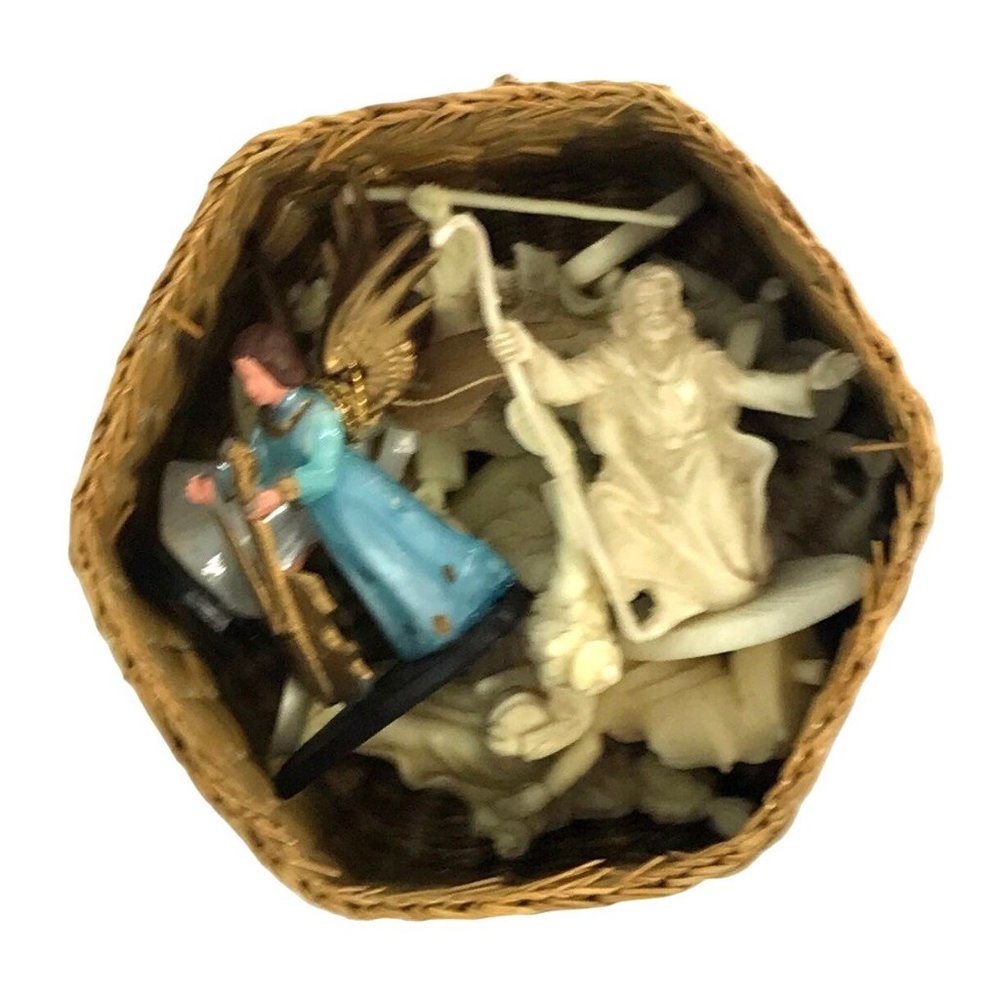 Vintage Mini Nativity Figurine Set Ivory Color Plastic Italy Miniature w/ Basket - Picture 3 of 9